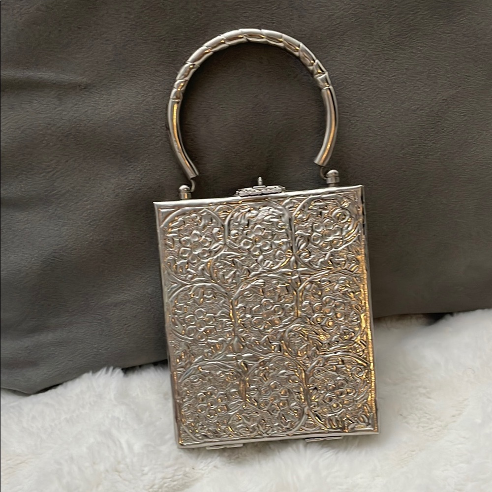 Ramla Silver Floral Clutch